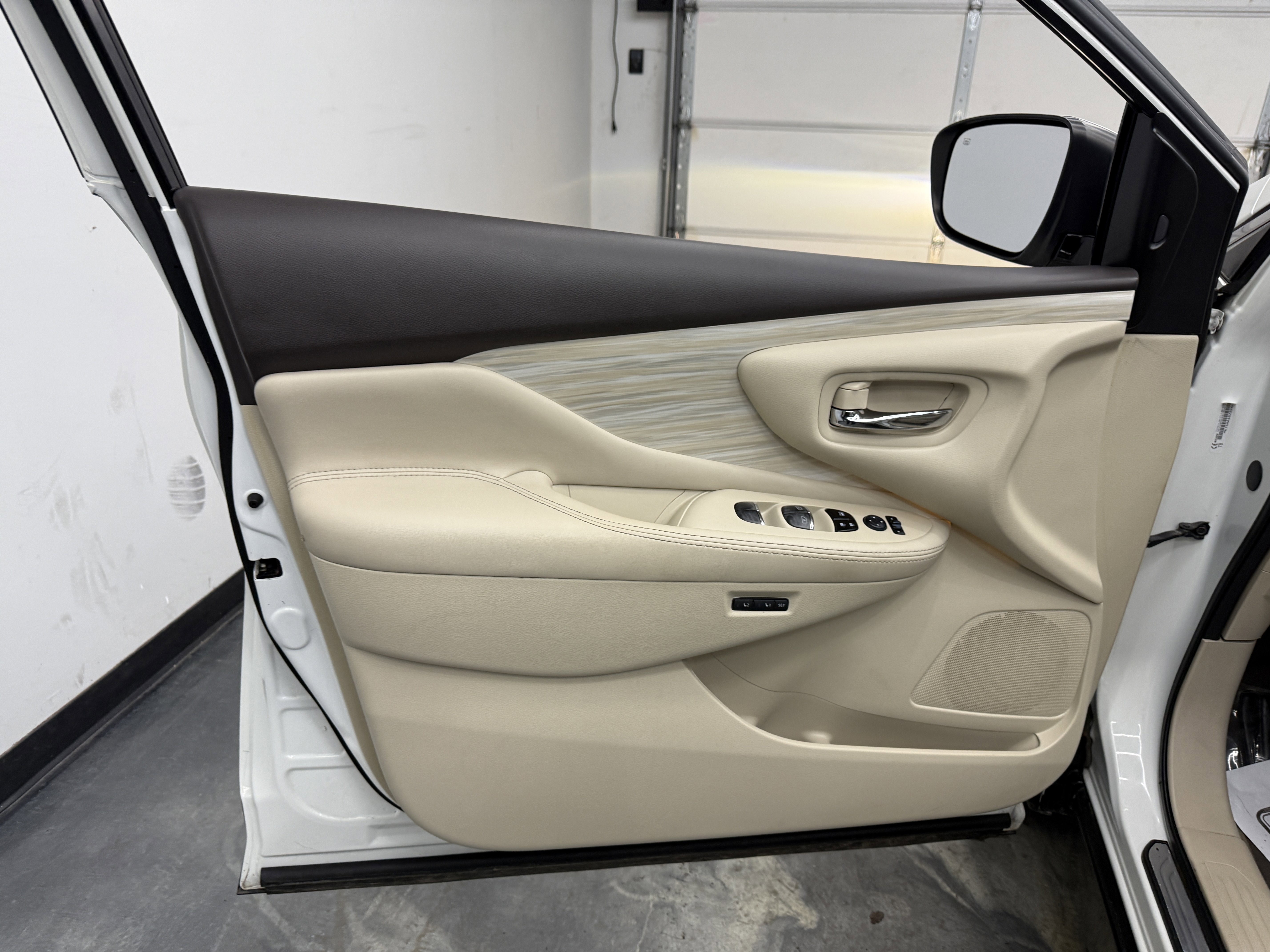 Used 2017 Nissan Murano Platinum image 10