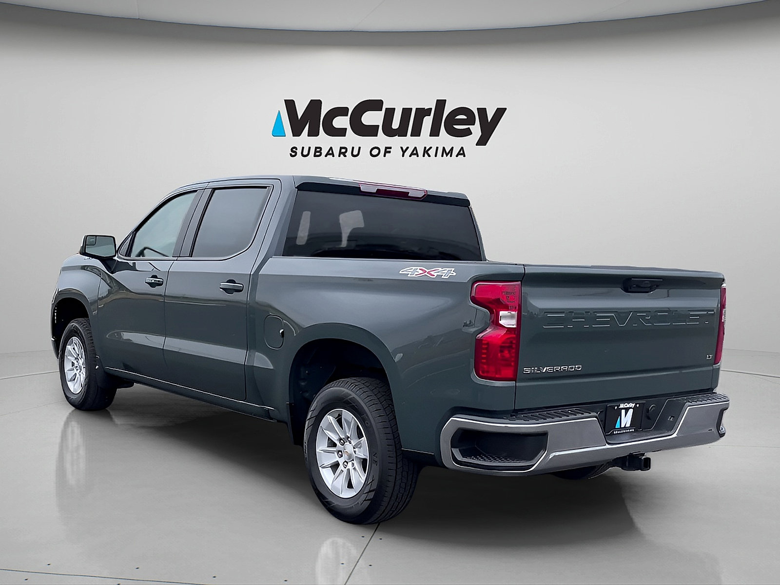 Used 2025 Chevrolet Silverado 1500 LT AWD/4WD image 3