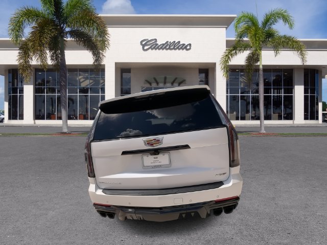 Certified 2025 Cadillac Escalade ESV V AWD/4WD image 12