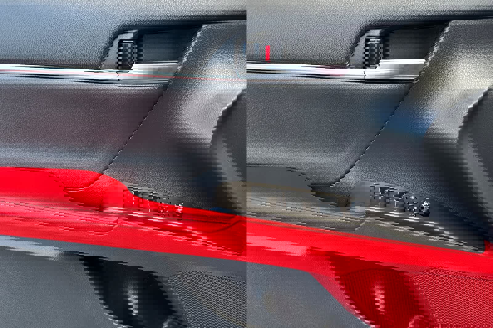 Used 2021 Toyota Camry XSE w/ Navigation Package image 12