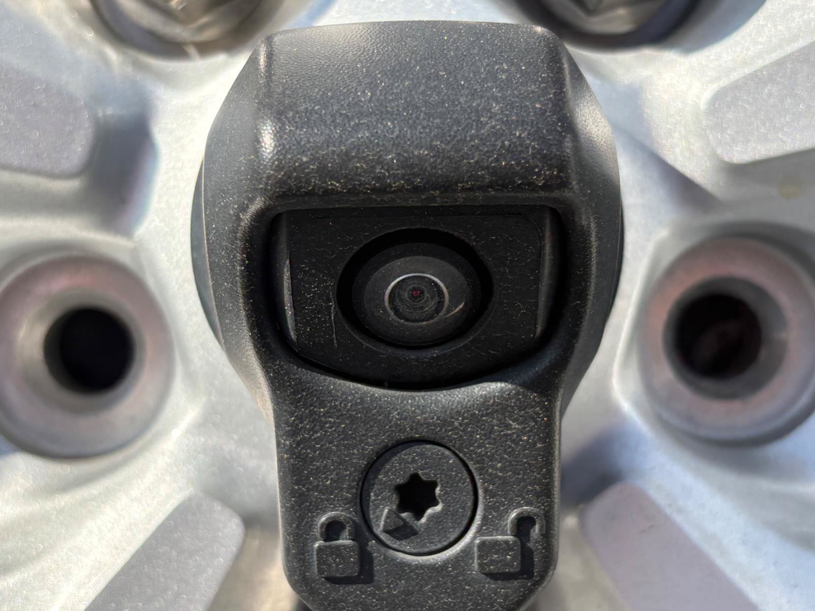 Used 2023 Jeep Wrangler Unlimited Sport AWD/4WD image 9