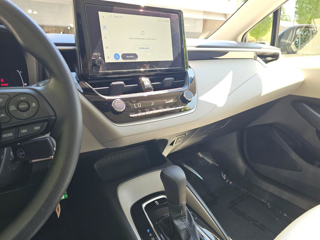 Used 2026 Toyota Corolla LE FWD image 31