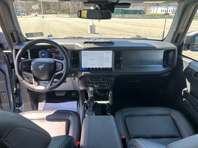 Used 2025 Ford Bronco Badlands AWD/4WD image 14