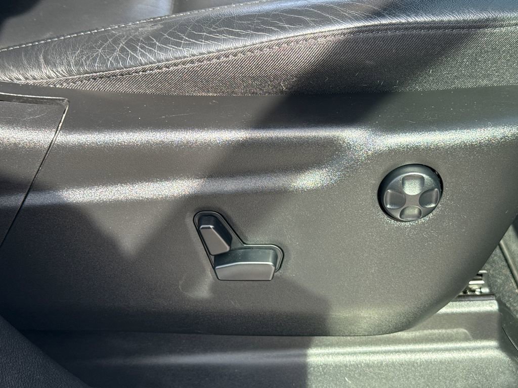 Used 2021 Jeep Grand Cherokee Limited image 41