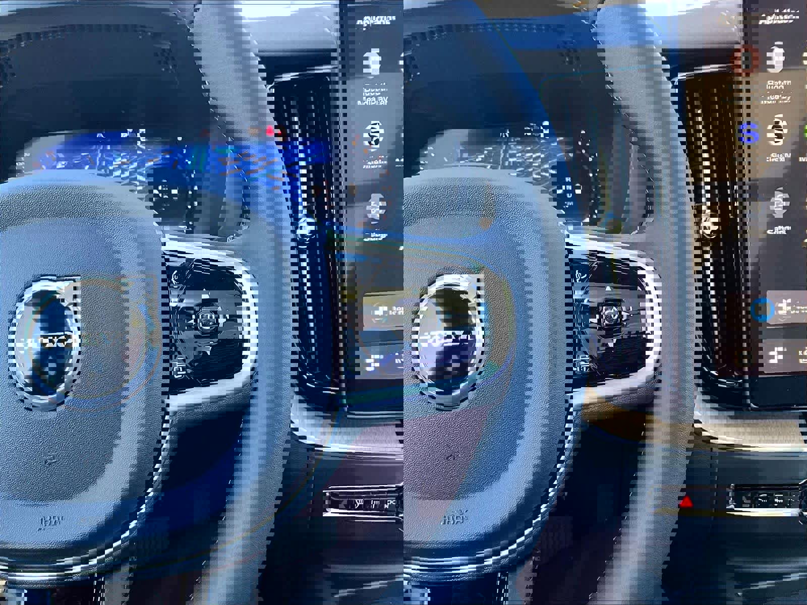 New 2026 Volvo XC60 B5 Plus w/ Climate Package image 18