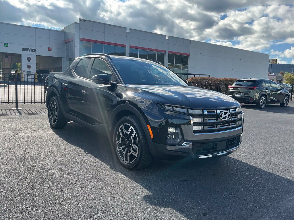 Certified 2025 Hyundai Santa Cruz Limited AWD/4WD image 2