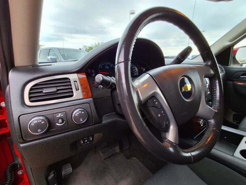 Used 2011 Chevrolet Avalanche LS w/ Convenience Package AWD/4WD image 10