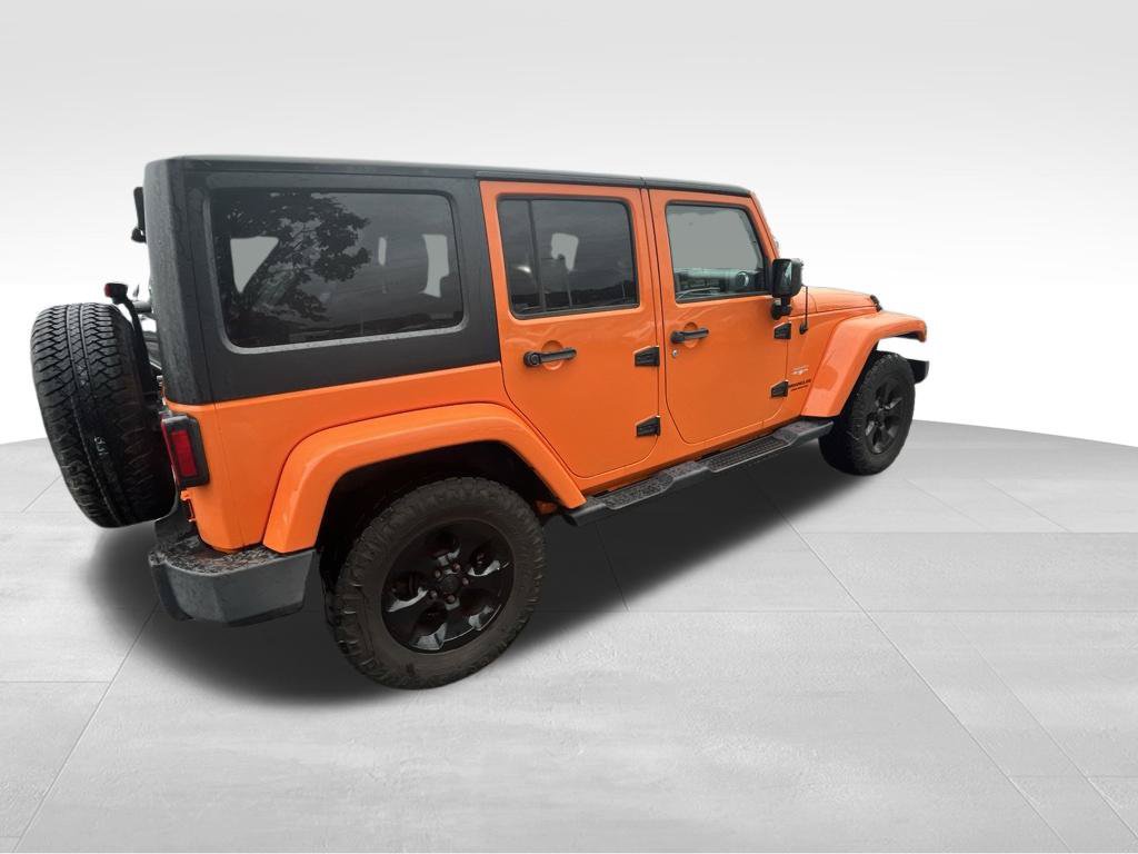 Used 2013 Jeep Wrangler Unlimited Sahara w/ Connectivity Group AWD/4WD image 12