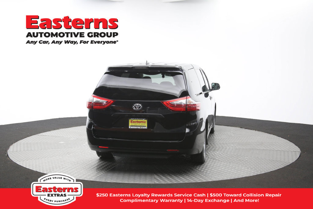 Used 2020 Toyota Sienna L FWD image 39
