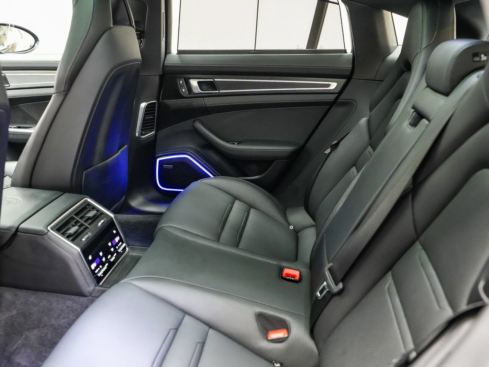 Used 2022 Porsche Panamera 4 E-Hybrid AWD/4WD image 23