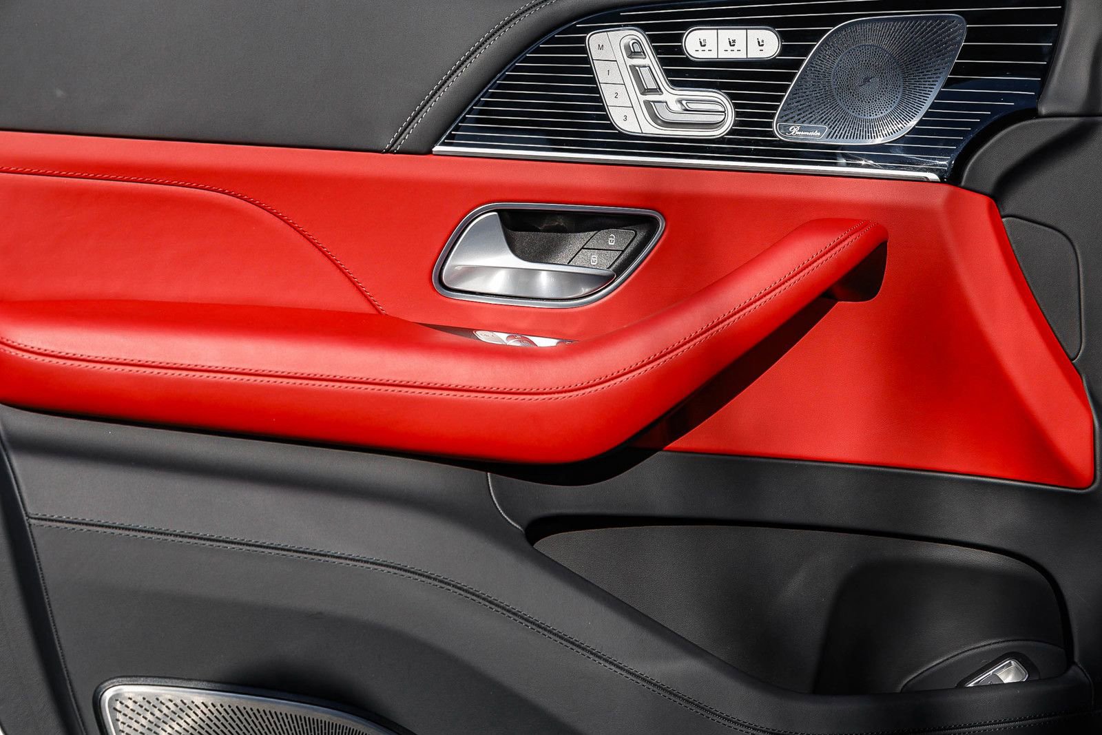 Certified 2025 Mercedes-Benz Maybach GLS 600 4MATIC image 28