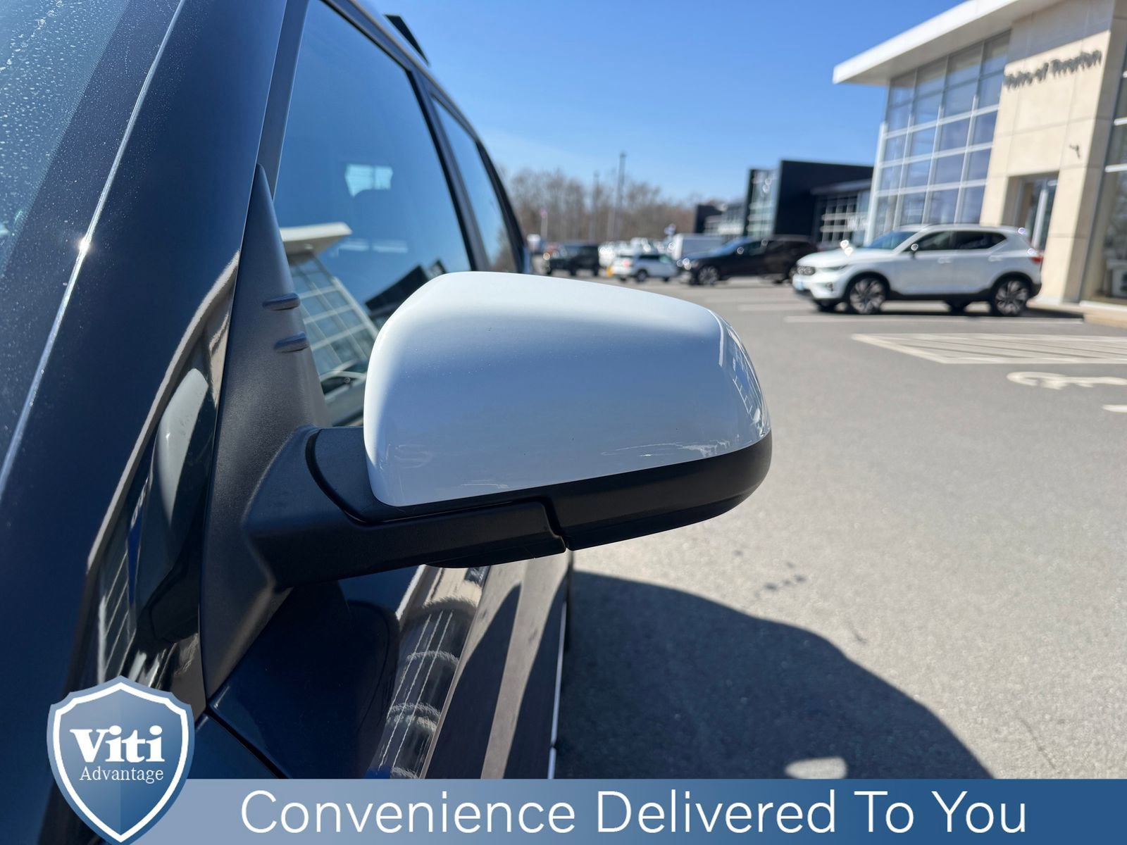 Used 2021 Hyundai Venue FWD image 11