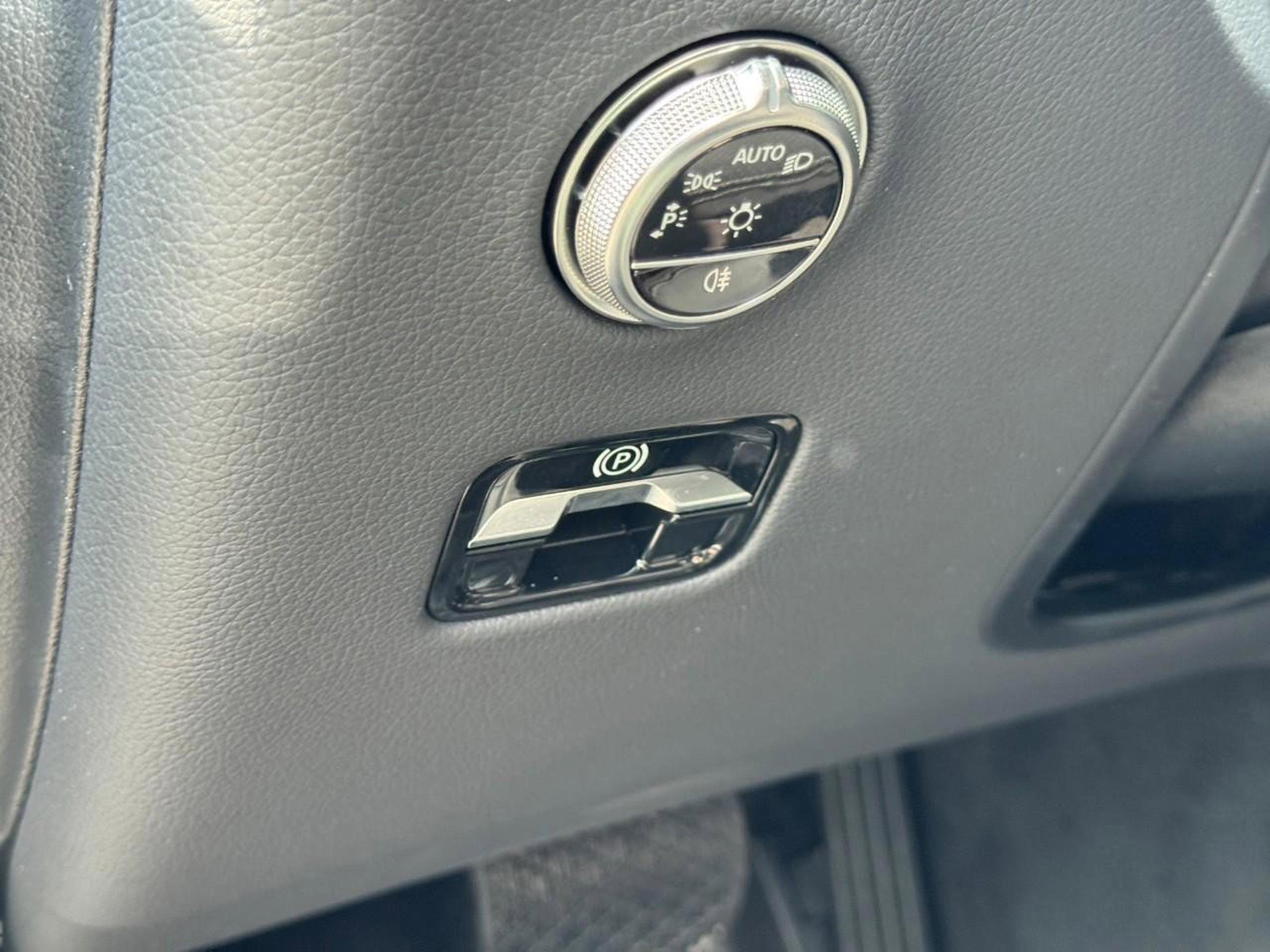 Certified 2025 Mercedes-Benz GLC 350e 4MATIC image 28