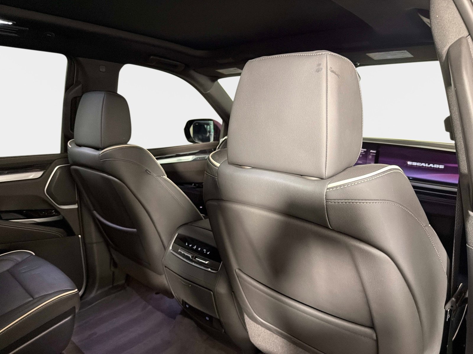 Used 2025 Cadillac Escalade Sport w/ Touring Package image 28