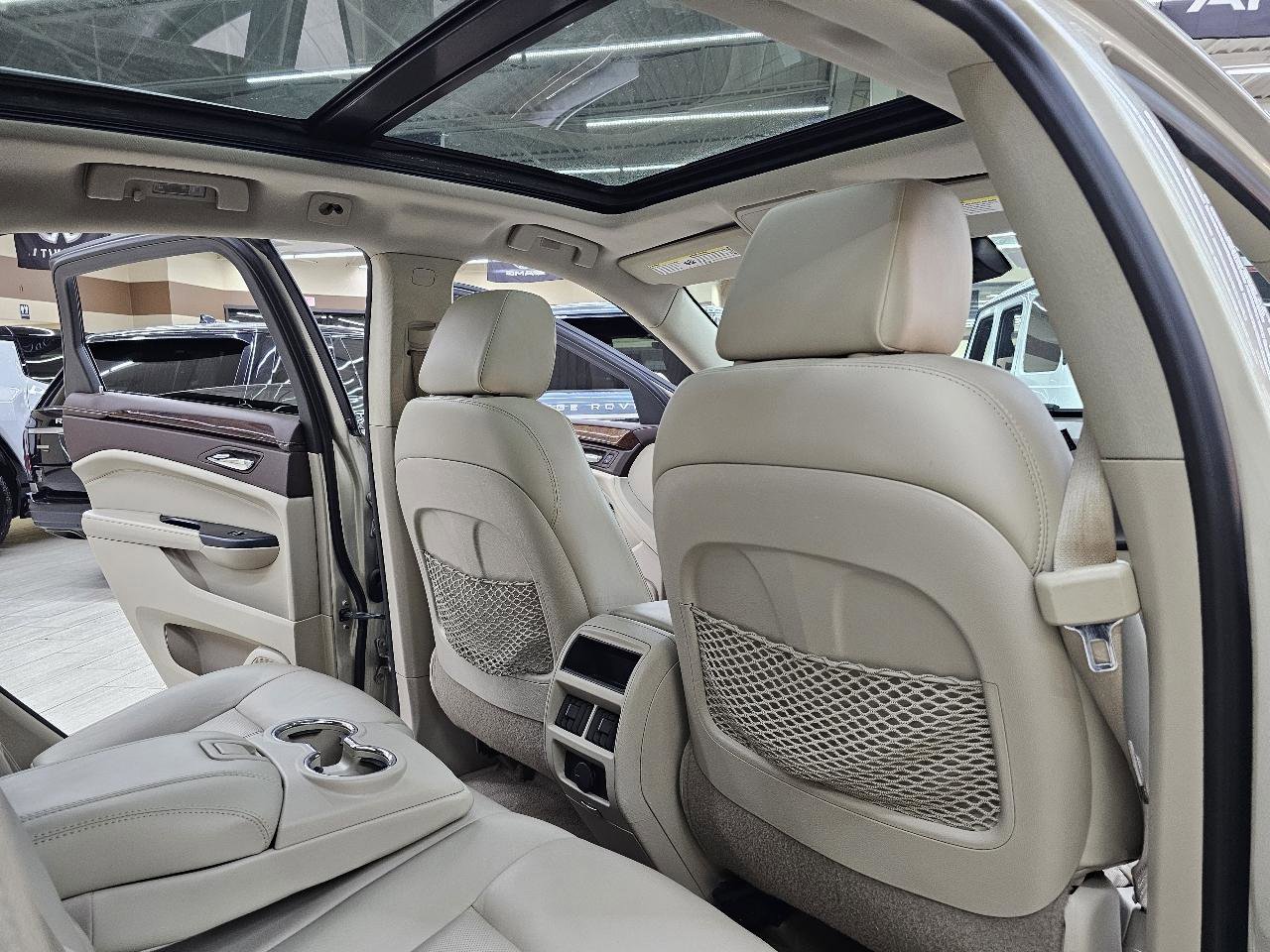 Used 2015 Cadillac SRX Luxury w/ Driver Awareness Package image 23