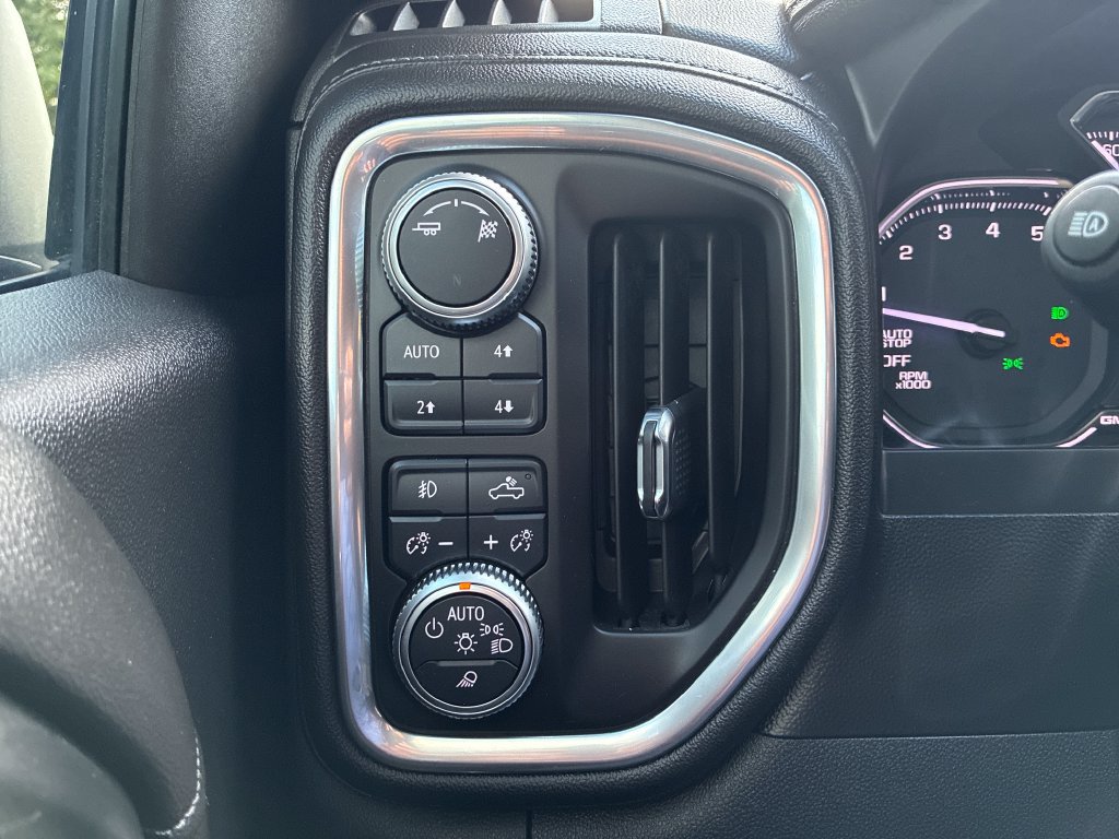 Used 2019 GMC Sierra 1500 SLT w/ SLT Premium Plus Package AWD/4WD image 32