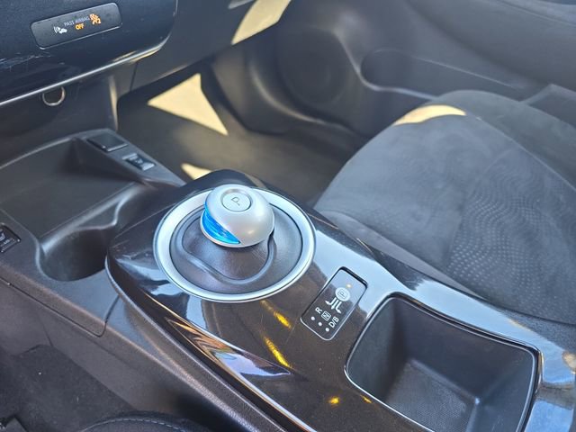 Used 2016 Nissan Leaf SV image 28