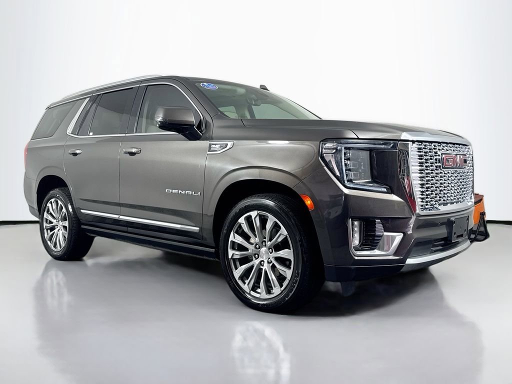 Used 2021 GMC Yukon Denali w/ Denali Premium Package image 3