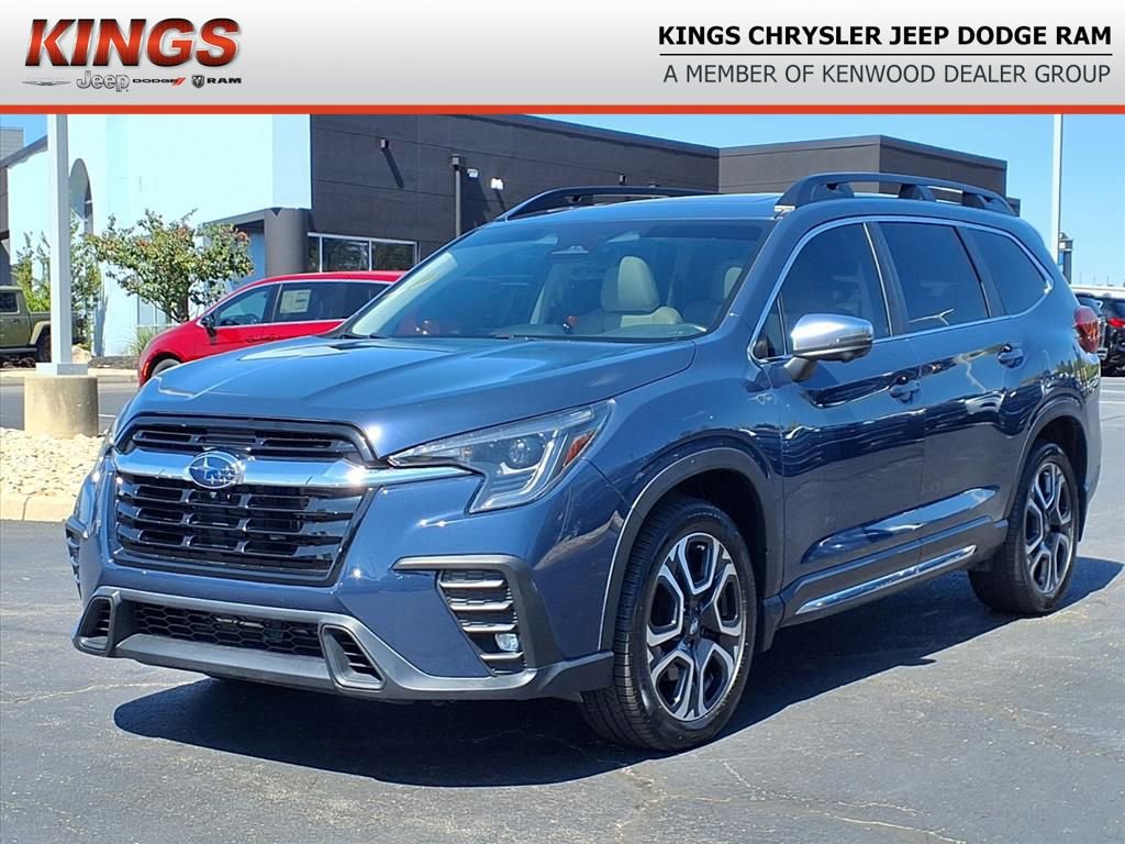 Used 2023 Subaru Ascent Limited w/ Technology Package image 2