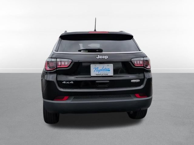 Used 2023 Jeep Compass Latitude w/ Sun and Sound Group AWD/4WD image 6