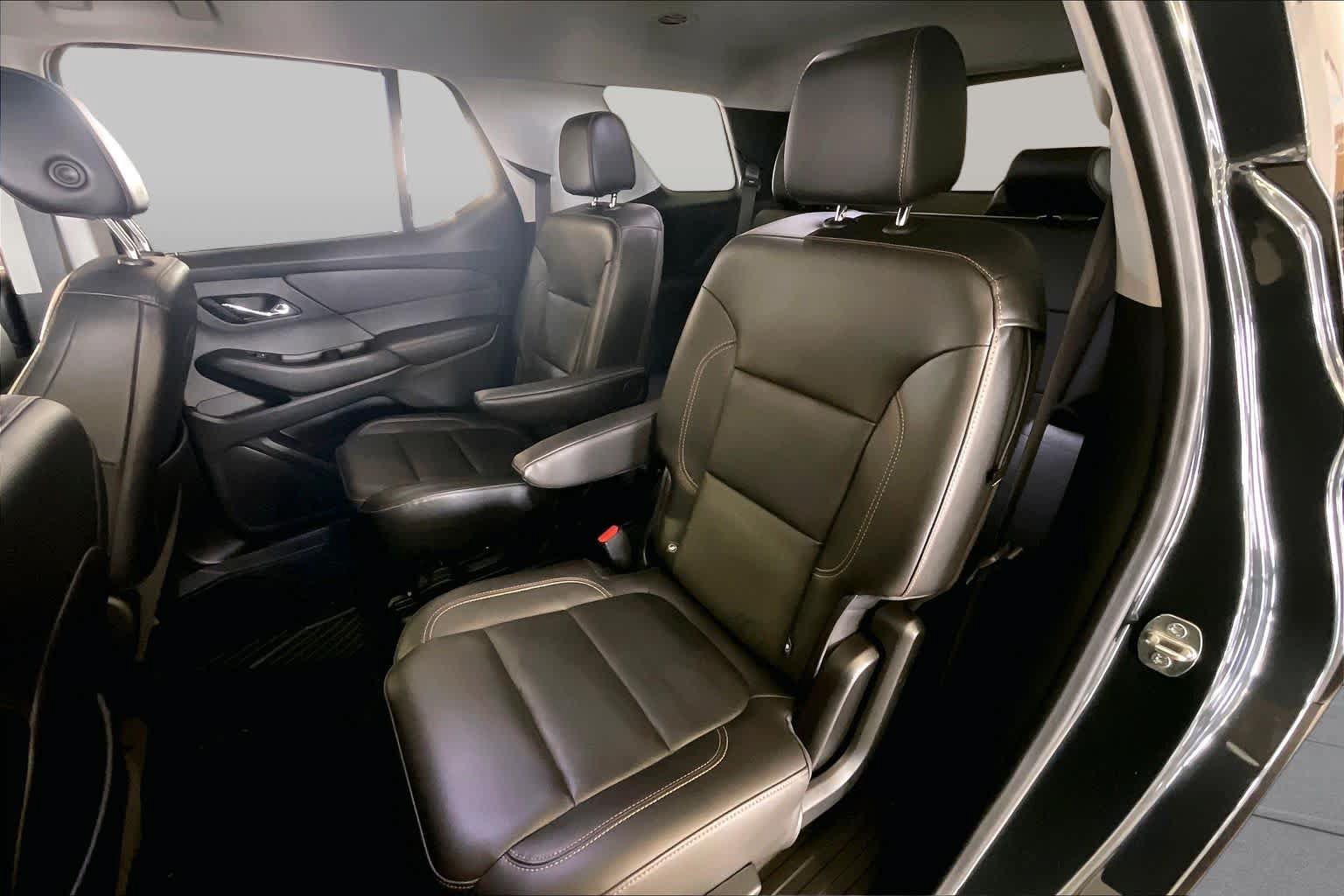 Used 2020 Chevrolet Traverse RS FWD image 18