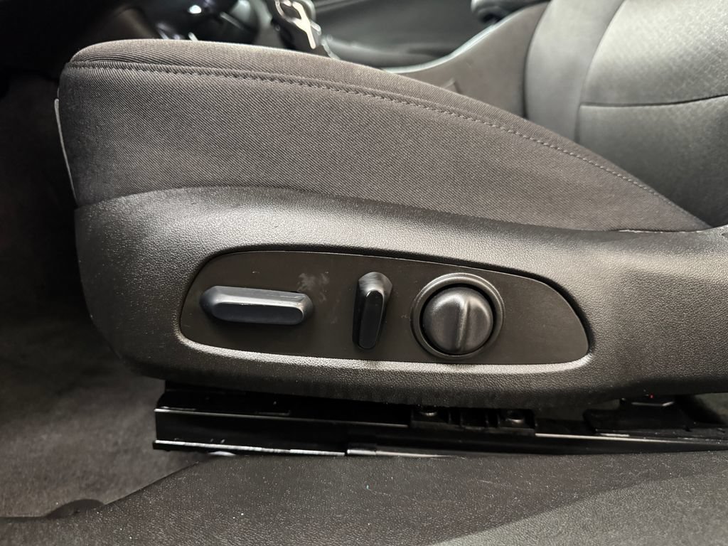 Used 2023 Chevrolet Malibu LT FWD image 15
