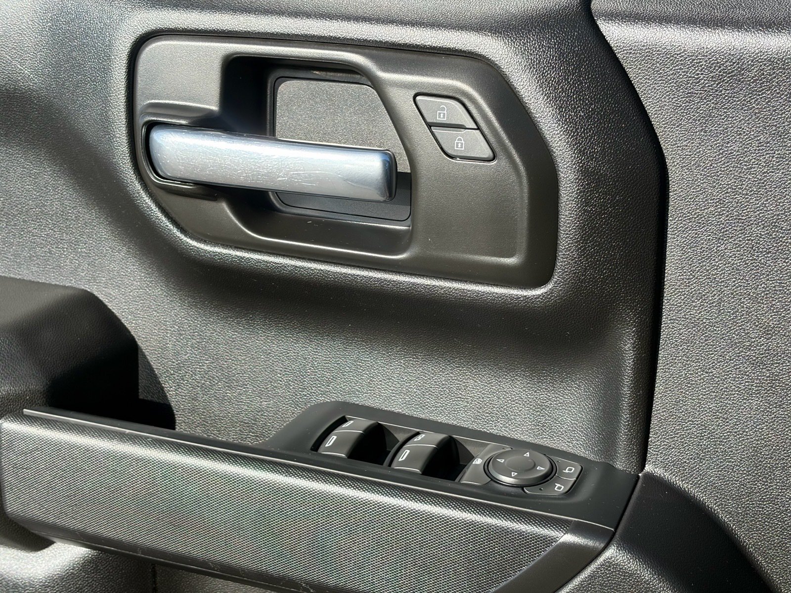 Used 2022 Chevrolet Silverado 1500 Custom w/ LPO, Dark Essentials Package RWD image 19