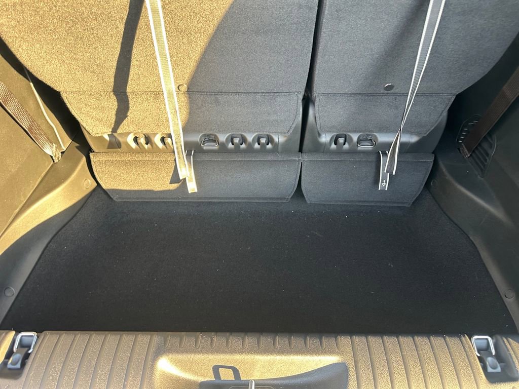 New 2026 Chrysler Voyager LX FWD image 17