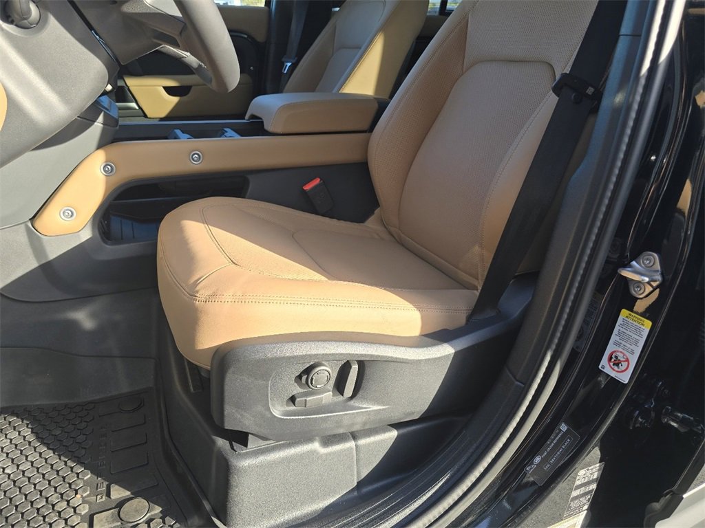 New 2025 Land Rover Defender 110 S image 38