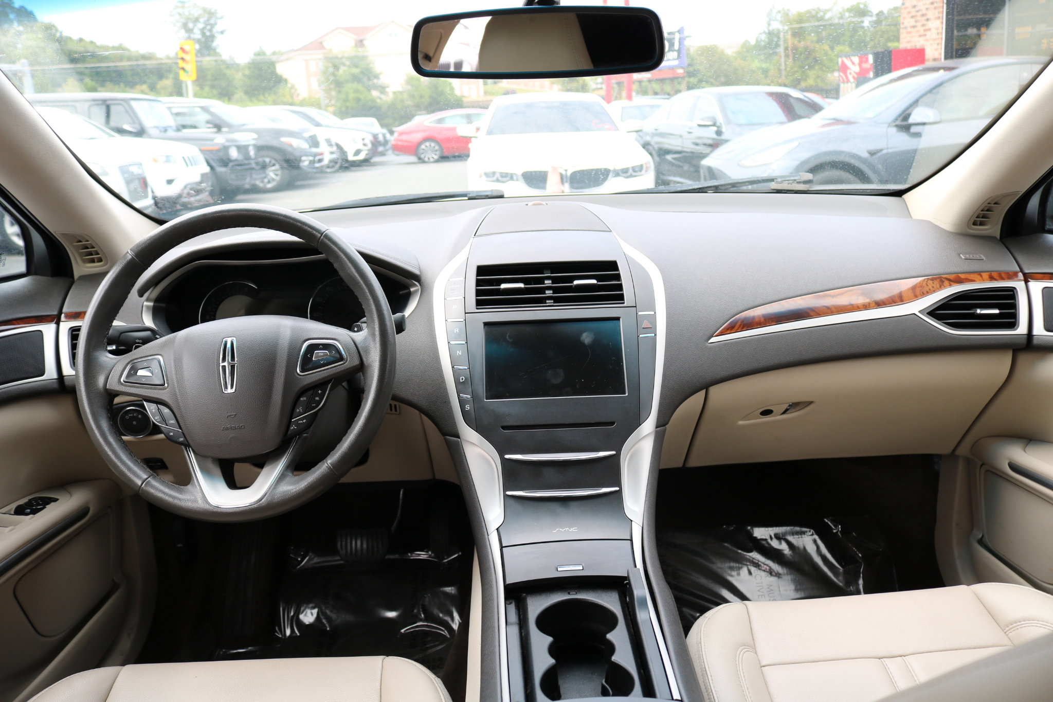 Used 2016 Lincoln MKZ image 34