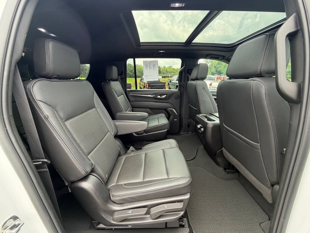 Used 2023 GMC Yukon XL Denali AWD/4WD image 23