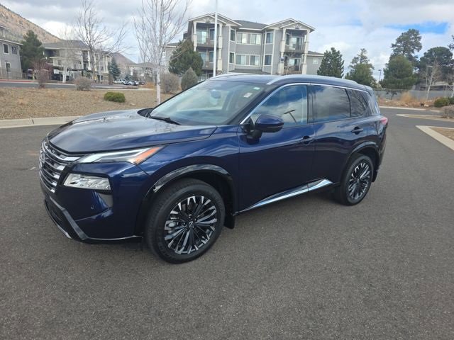 Used 2025 Nissan Rogue Platinum w/ Tech Package image 7