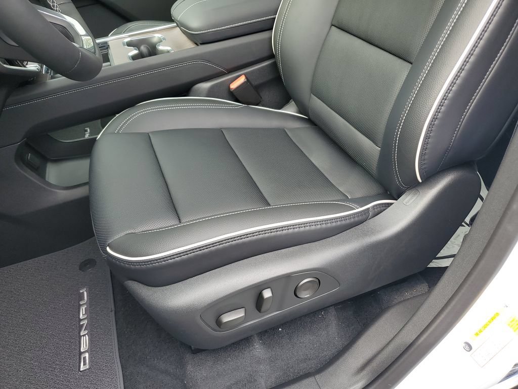 New 2027 GMC Acadia Denali w/ Denali Reserve Package AWD/4WD image 18
