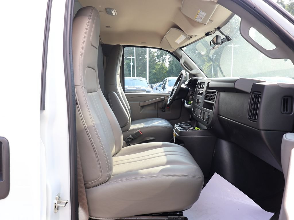 New 2026 Chevrolet Express 2500 w/ Enhanced Convenience Package RWD image 26