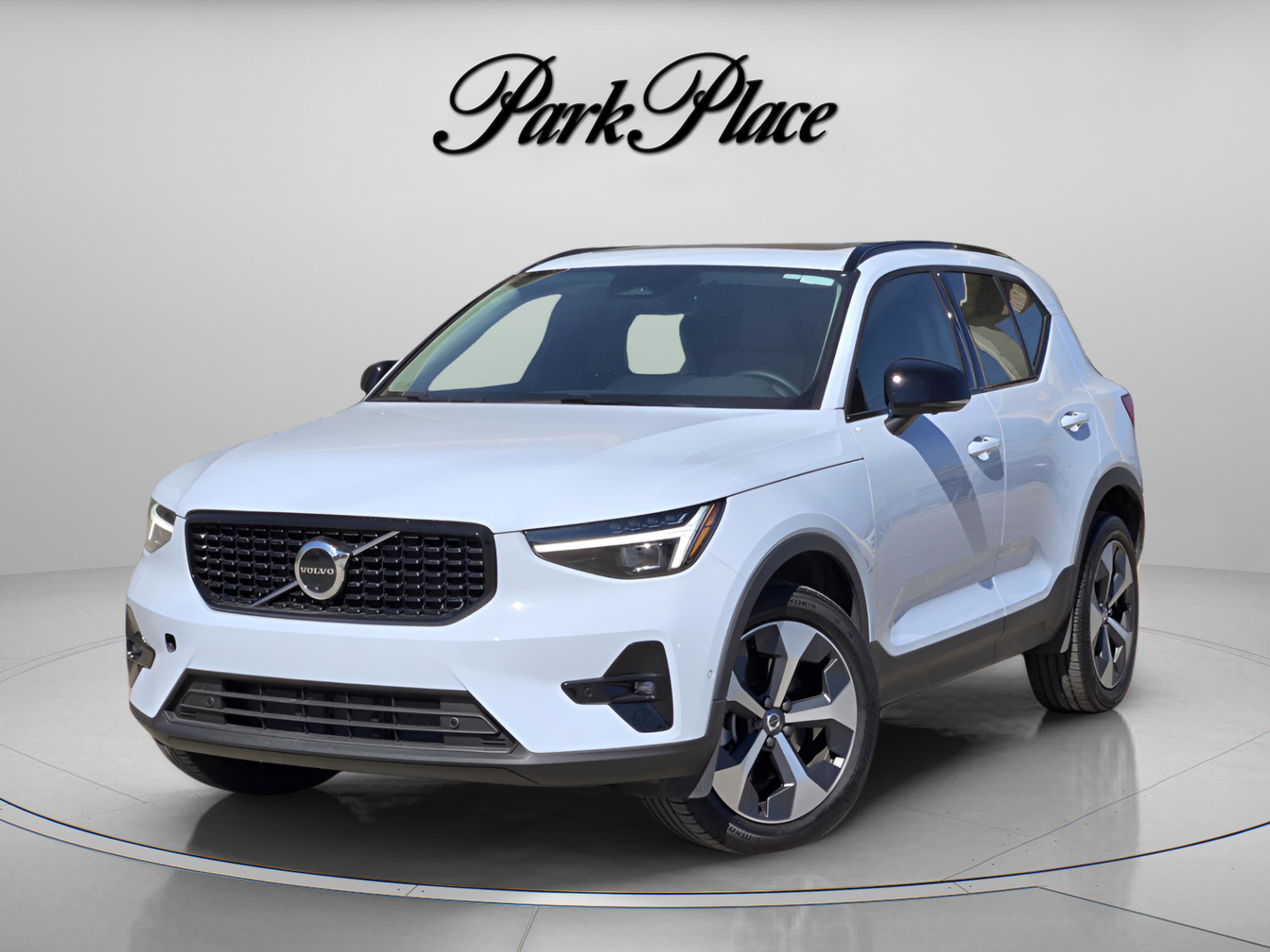 Used 2026 Volvo XC40 B5 Plus w/ Protection Package Premier