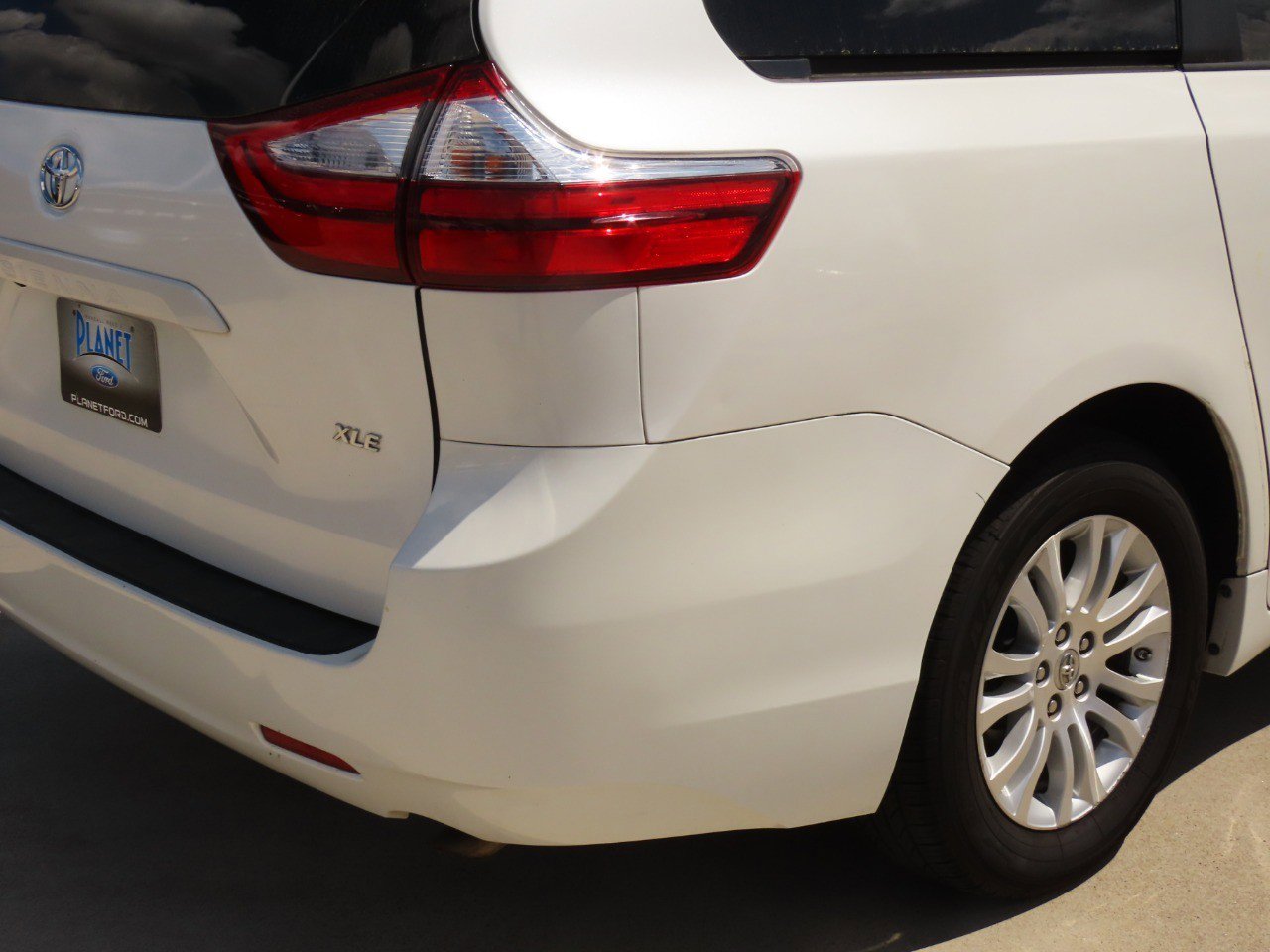 Used 2016 Toyota Sienna XLE FWD image 12