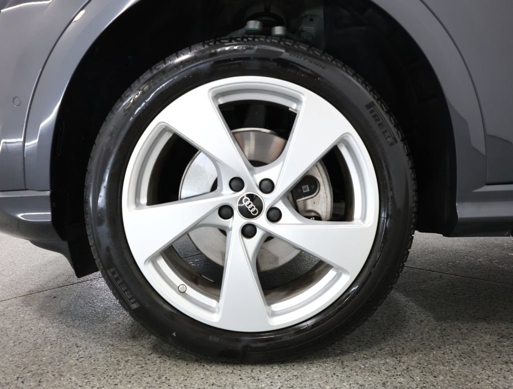 Used 2025 Audi Q5 Premium Plus w/ Premium Plus AWD/4WD image 5