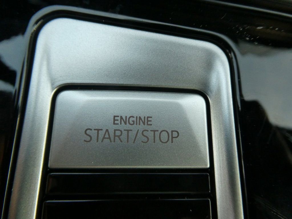 New 2026 Volkswagen Atlas Cross Sport SE image 8