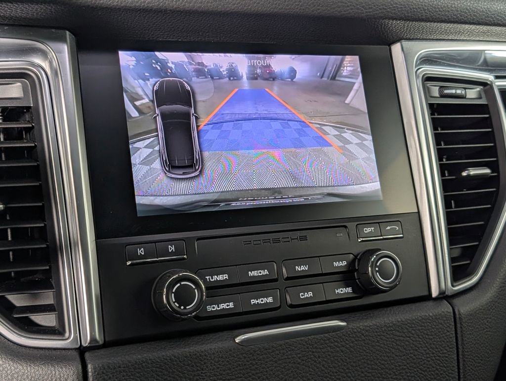 Used 2018 Porsche Macan image 32