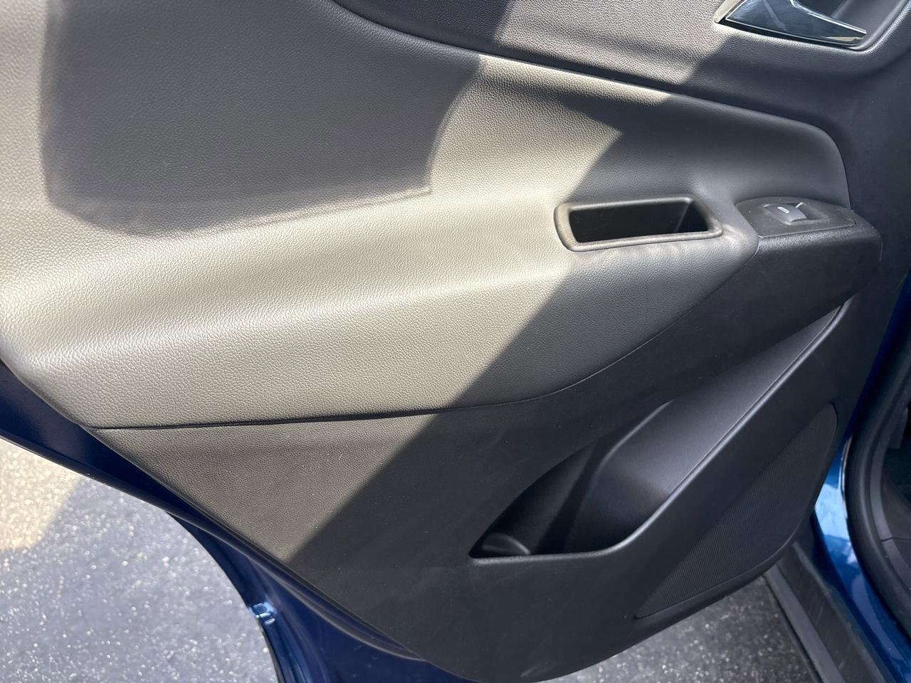 Used 2023 Chevrolet Equinox LT image 22