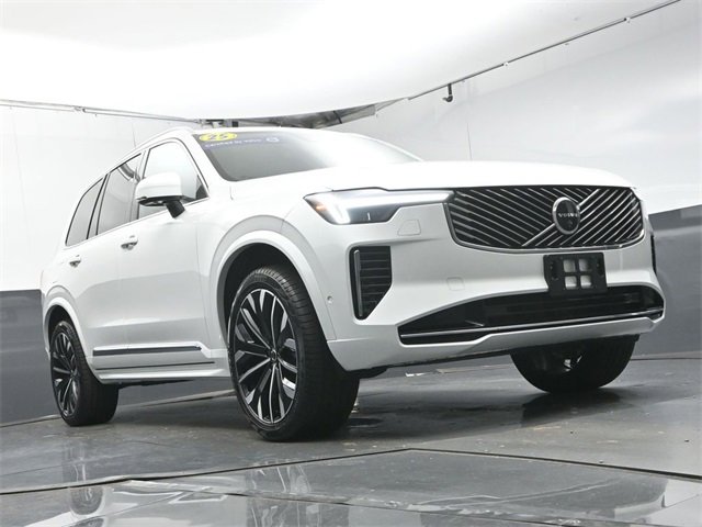 Used 2025 Volvo XC90 B5 Plus w/ Protection Package Premier image 34