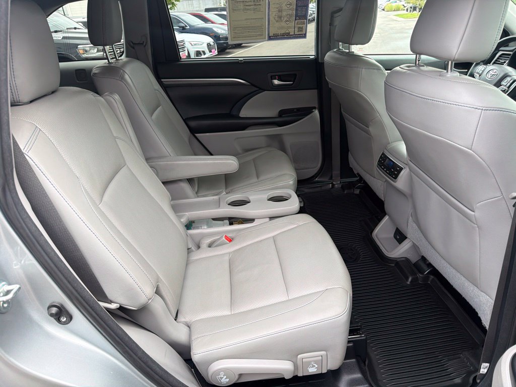 Used 2018 Toyota Highlander Limited Platinum AWD/4WD image 15