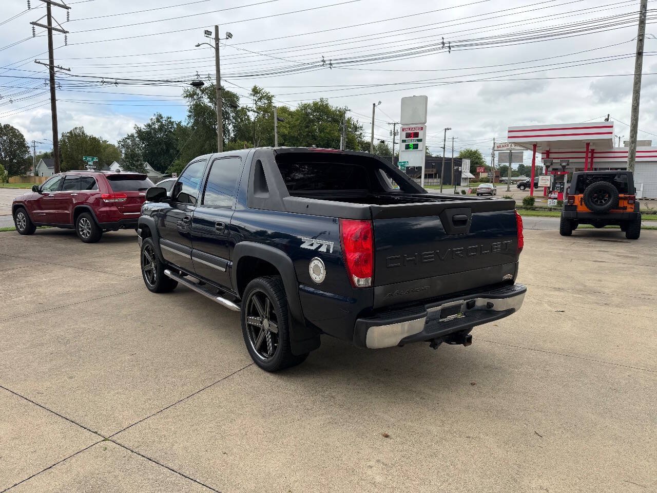 Used 2006 Chevrolet Avalanche Z71 w/ Sun And Sound Package AWD/4WD image 3
