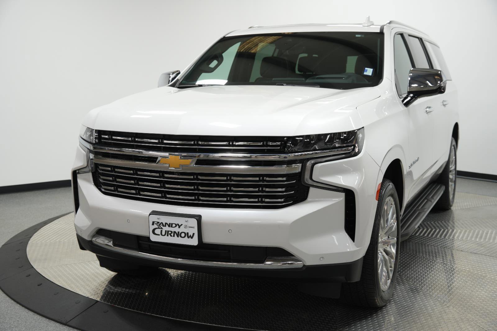 Used 2024 Chevrolet Suburban Premier w/ Premium Package image 3