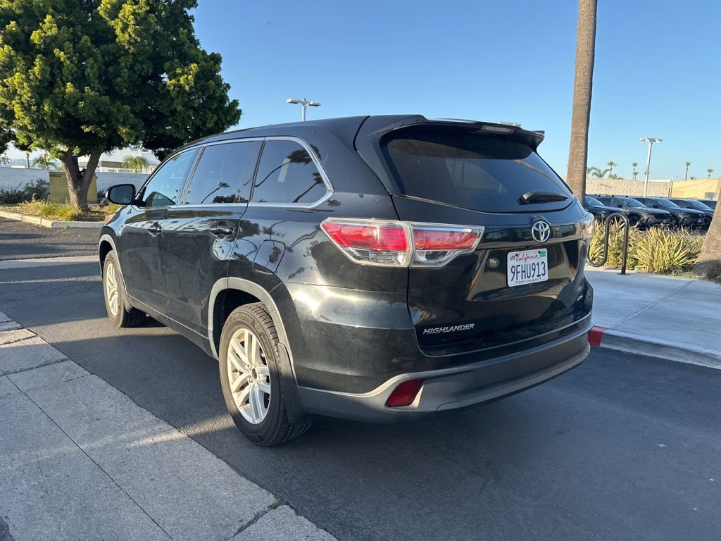 Used 2016 Toyota Highlander LE image 16