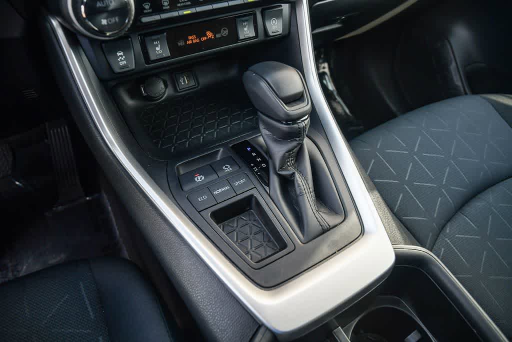 Used 2023 Toyota RAV4 XLE w/ Convenience Package FWD image 19