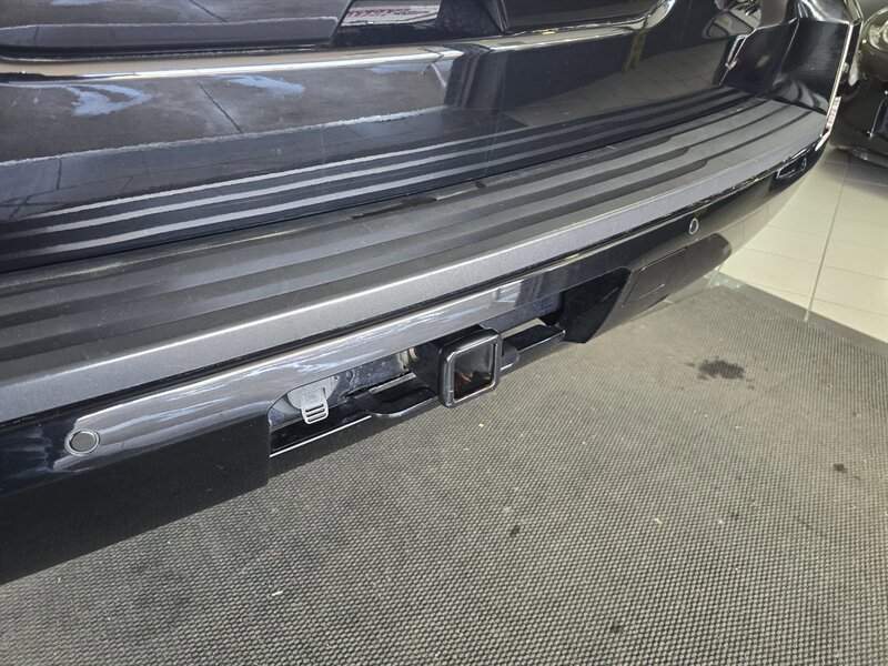 Used 2020 Chevrolet Suburban LT AWD/4WD image 31