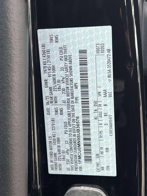 Used 2025 Ford Escape ST-Line image 24