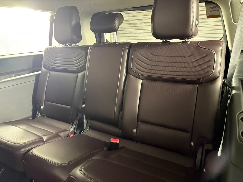 Certified 2026 Ford Expedition Max Platinum w/ Platinum Ultimate Package AWD/4WD image 31