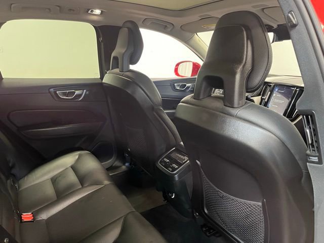 Used 2018 Volvo XC60 T5 Inscription w/ Vision Package image 14